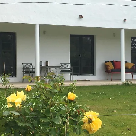L'atelier, De 70m2, Chambres D'hotes, Salon, Terrasse Sur Jardin ,pres Du Port, Petit Dejeuner Inclus