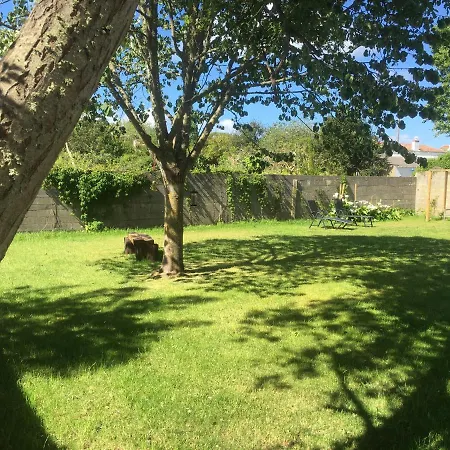 L'atelier, De 70m2, Chambres D'hotes, Salon, Terrasse Sur Jardin ,pres Du Port, Petit Dejeuner Inclus * Ile d'Yeu