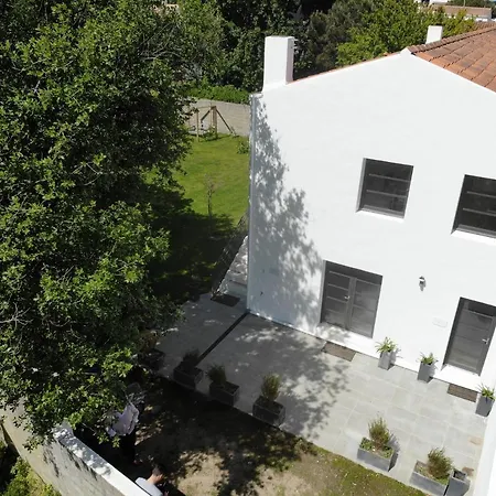 Konukevi L'atelier, De 70m2, Chambres D'hotes, Salon, Terrasse Sur Jardin ,pres Du Port, Petit Dejeuner Inclus Ile d'Yeu
